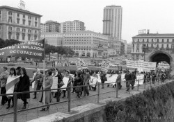 Manifestazione politica del femminismo a Napoli