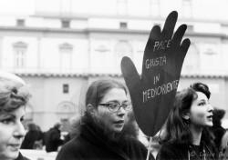 Manifestazione Donne in nero contro la guerra.